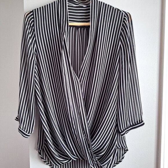 Reitmans Black and White Striped Flowy Top - Picture 1 of 6